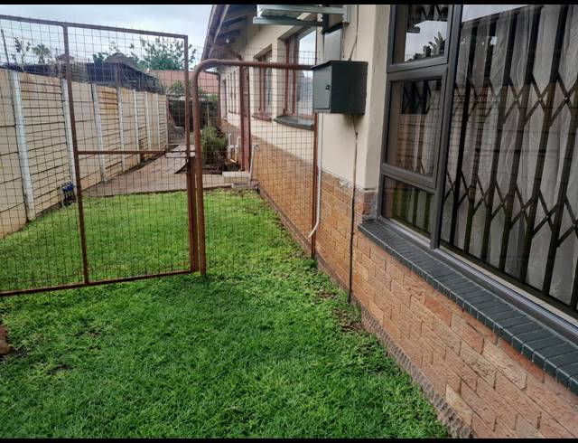 3 BEDROOM HOUSE FOR SALE IN OOS EINDE